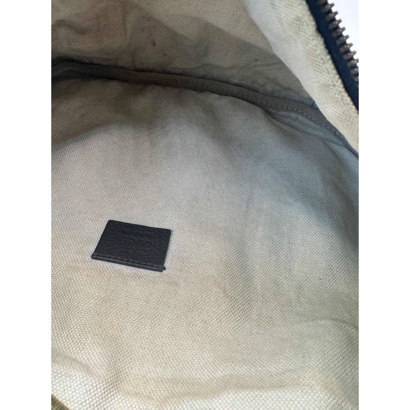 Gucci Logo Belt Bag in Black Calfskin Leather – Medium Size Gucci