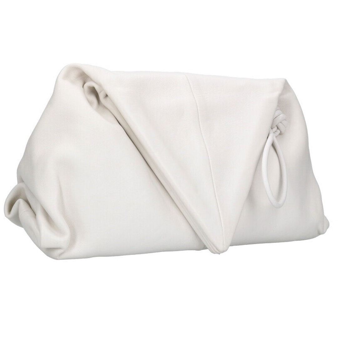 Bottega Veneta Trine Triangle Clutch in White Leather | Daniel Lee Era Bottega Veneta