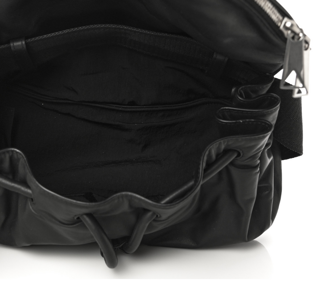 Bottega Veneta Nappa Beak Belt Bag – Black Lambskin Bottega Veneta