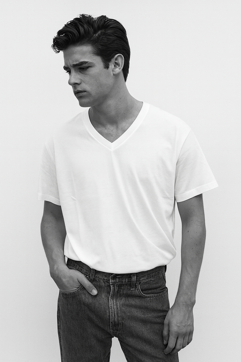 Prada Men’s White V-Neck T-Shirt – Model UJM493 S151, Size XXL Prada