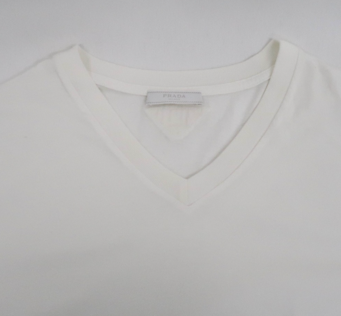 Prada Men’s White V-Neck T-Shirt – Model UJM493 S151, Size XXL Prada