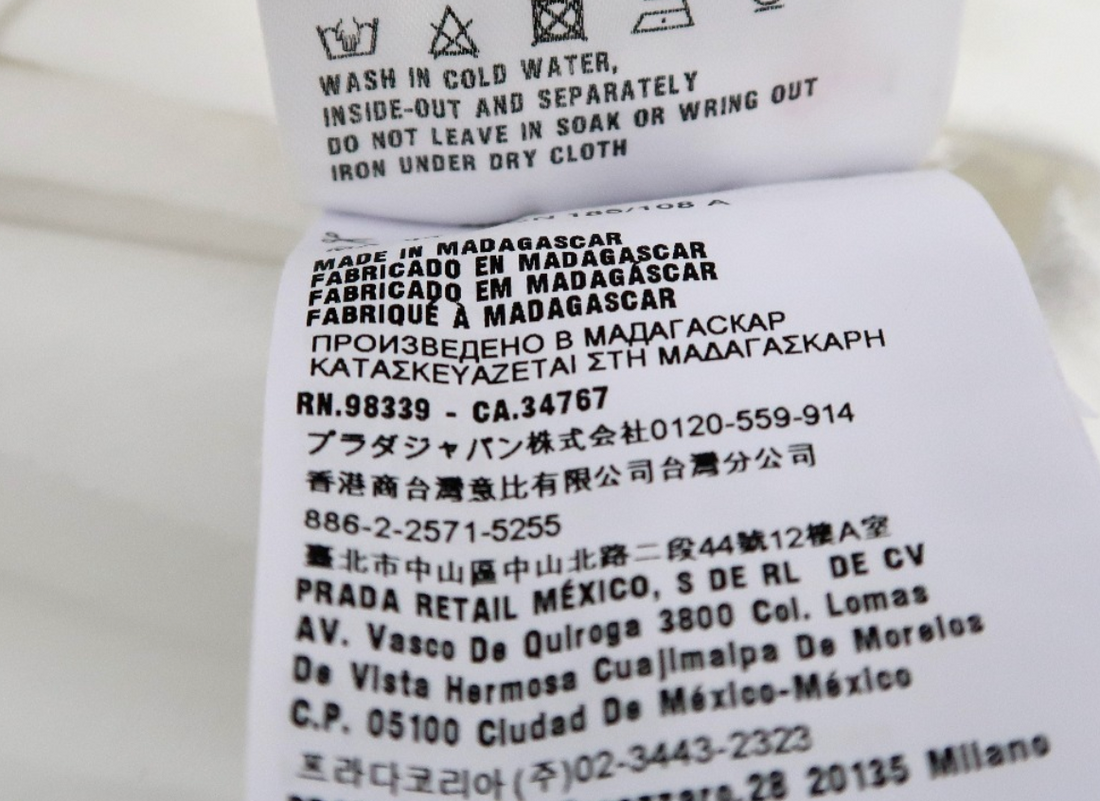 Prada Men’s White V-Neck T-Shirt – Model UJM493 S151, Size XXL Prada