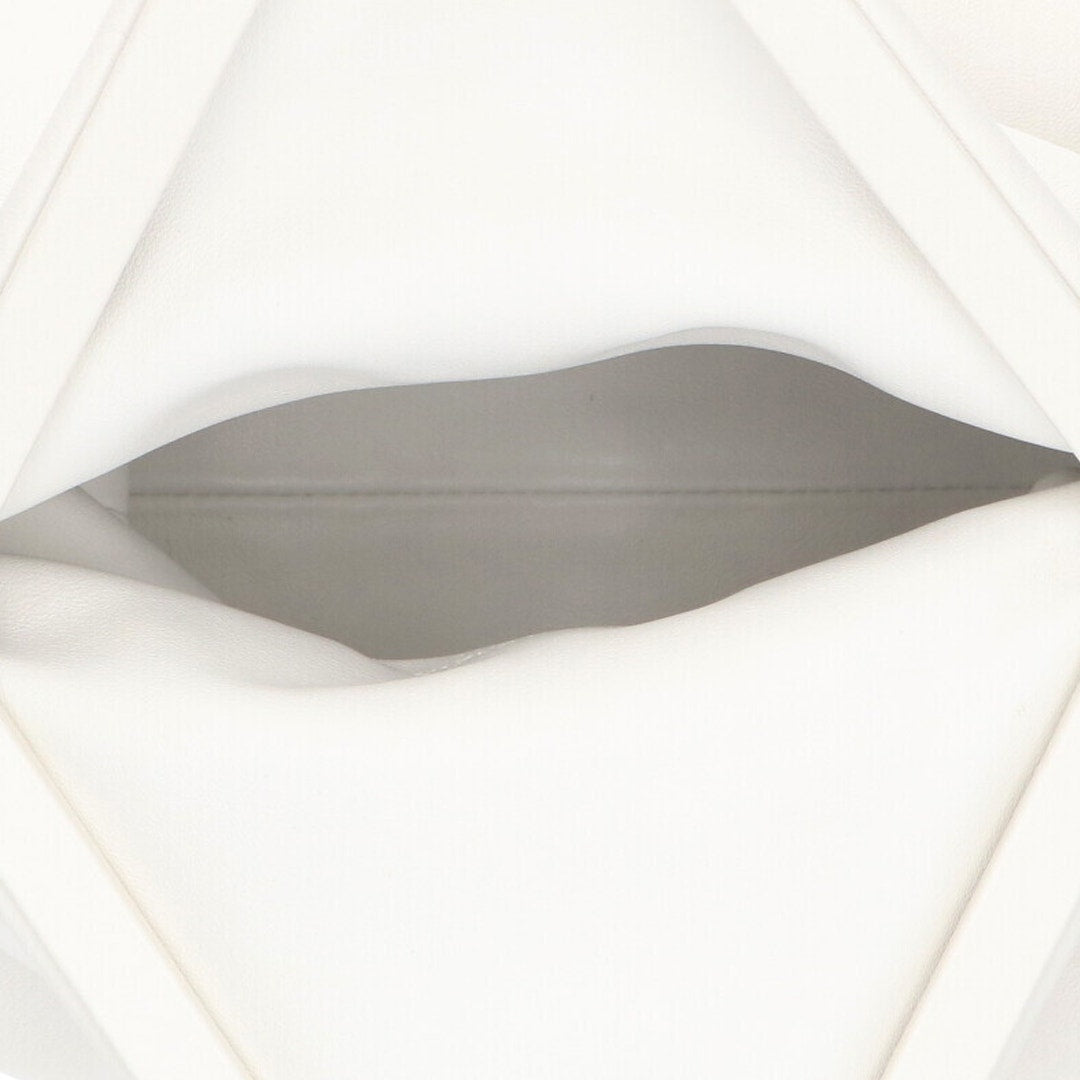 Bottega Veneta Trine Triangle Clutch in White Leather | Daniel Lee Era Bottega Veneta